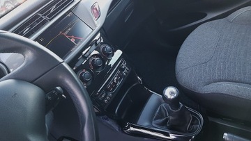 Citroen C3 II Hatchback facelifting 1.6 e-HDi 92KM 2015 CITROEN C3 II 1.6 HDi 92 KM z Niemiec Klima Navi, zdjęcie 12