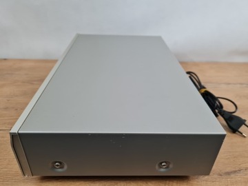 Denon DCD-700AE — CD-плеер + пульт дистанционного управления