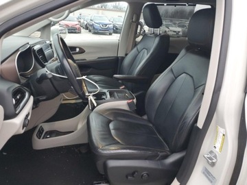 Chrysler Pacifica II 2017 Chrysler Pacifica Touring L 2017 3.6l 3.6 Benzyna 287KM, zdjęcie 7