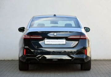 BMW Seria 5 G90-91 2023 BMW Seria 5 BMW 520d SedanPakiet sportowy MKamery 360Dostepne w BMW TEAM, zdjęcie 4