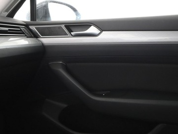 Volkswagen Passat B8 Variant Facelifting 2.0 TDI SCR 150KM 2020 Volkswagen Passat DSG full LED navi klima auto (3, zdjęcie 30