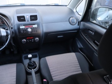 Fiat Sedici 2.0Multijet DPF 135KM 2012 Fiat Sedici 2.0 MultiJet, 4X4, Klima, zdjęcie 7