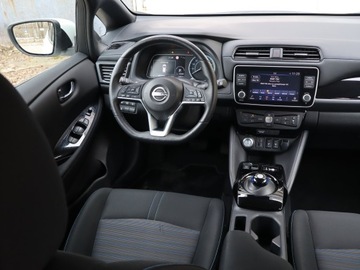 Nissan Leaf II Hatchback Facelifting 39kWh 150KM 2023 Nissan Leaf 40 kWh, SoH 95%, Salon Polska, zdjęcie 6