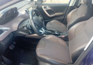 Peugeot 2008 I 2013 Peugeot 2008 Peugeot 2008 1.6 e-HDi Active SampS 1.6 Diesel 92KM, zdjęcie 12