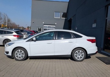 Ford Focus III Sedan Facelifting 1.6 Ti-VCT 125KM 2016 Ford Focus 1.6 Benzyna 125KM SedanManualPakiet WinterSalon PL 1.6 125KM, zdjęcie 4