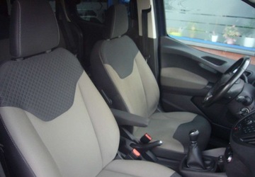 Ford Tourneo Courier I Mikrovan 1.5 TDCi 75KM 2017 Ford Tourneo Courier Ford Tourneo Courier Salon PL - serwis 1.5 Diesel 75KM, zdjęcie 15