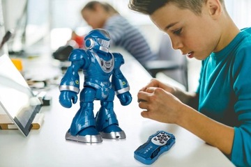 РОБОТ С ДИСТАНЦИОННЫМ УПРАВЛЕНИЕМ, ИНТЕРАКТИВ, ТАНЦУЕТ, ПРОГУЛЯЕТ, ПОЕТ, МУЗЫКА