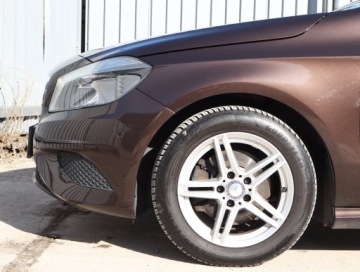 Mercedes Klasa A W176 Hatchback 5d Facelifting 180 122KM 2015 Mercedes A A 180, Serwis ASO, Klima, Klimatronic, zdjęcie 13