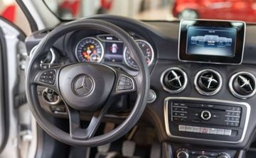 Mercedes Klasa A W176 Hatchback 5d Facelifting 180 122KM 2017 Mercedes-Benz Klasa A 180 Style 1.6 Benzyna 122KM, zdjęcie 23
