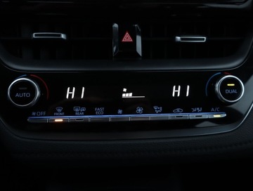 Toyota Corolla XII Sedan 1.8 Hybrid 122KM 2021 Toyota Corolla 1.8 Hybrid, Salon Polska, zdjęcie 11