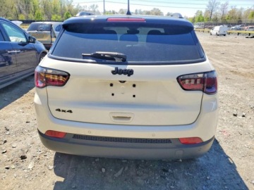 Jeep Compass II 2021 Jeep Compass 2021 JEEP COMPASS LATITUDE 2.4 Benzyna 180KM, zdjęcie 3