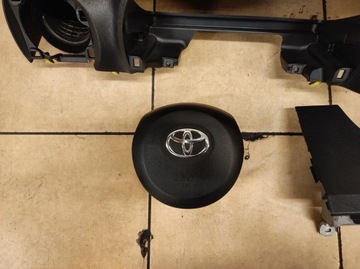 Доска-консоль, подушки, ремни, Yaris III 3 EU