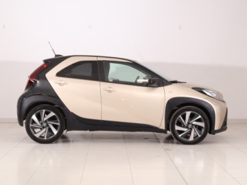 Toyota Aygo X 1.1 VVT-i 72KM 2022 Toyota Aygo X 1.0, Salon Polska, 1. Właściciel, zdjęcie 5