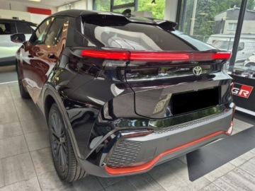 Toyota C-HR II SUV Plug-In 2.0 Hybrid Dynamic Force Plug-in  223KM 2026 Od ręki - Tokyo Edition 2.0 PHEV Dynamic Force 223KM | Podgrzewane fotele!, zdjęcie 3