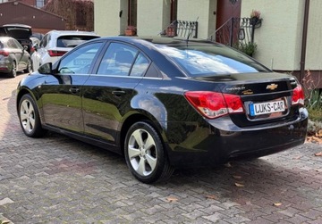 Chevrolet Cruze Sedan 1.8 16V DOHC 141KM 2011 Chevrolet Cruze 1,8 141KM Climatronic PDC Bezwypadkowy Serwis ASO 1.8, zdjęcie 2