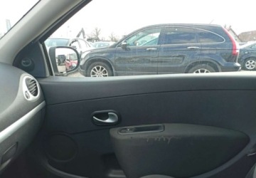 Renault Clio III Hatchback 5d 1.2 i 16V 75KM 2010 Renault Clio Renault Clio 1.1 Benzyna 75KM, zdjęcie 12