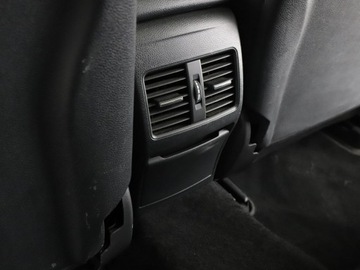 Mercedes GLA I Off-roader 2.0 250 211KM 2016 Mercedes GLA 250 4x4 automat full LED półskóra, zdjęcie 39