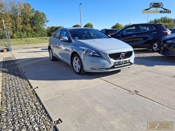 Volvo V40 II 2018 Volvo V40 2,0 benz 122KM klima elektryka grz.fot alu oplacony 2.0 Benzyna, zdjęcie 3