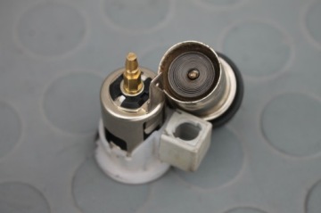 ГНЕЗДО ПРИКУРИВАТЕЛЯ 12V HYUNDAI SANTA FE I 00-06