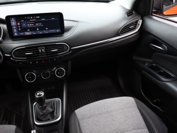 Fiat Tipo II Hatchback Facelifting 1.0 T3 Turbo 100KM 2022 Fiat Tipo 1.0 FireFly, Salon Polska, zdjęcie 7