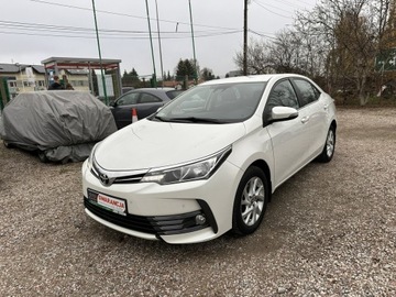 Toyota Corolla XI Sedan Facelifting 1,6 Valvematic 132KM 2017 Toyota Corolla 1.6 benzyna/Biała perła/Kamera, zdjęcie 1