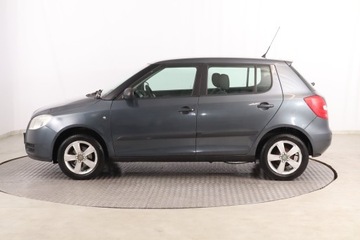 Skoda Fabia II Hatchback 1.2 i HTP 60KM 2009 Skoda Fabia 1.2, Klima, zdjęcie 2