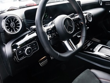 Mercedes Klasa A W177/V177 Hatchback Plug-In Facelifting 1.3 250e 218KM 2023 A Klasa 250 e AMG Line Hatchback 1.3 (218KM) 2023, zdjęcie 6
