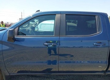 Chevrolet Silverado II 2021 Chevrolet Silverado 2021, 5.3L, 4x4, Z71 RST, od ubezpieczalni 5.3 Benzyna, zdjęcie 2