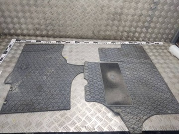 DYWANIK PRAWY I LEWY PRZEDNI MERCEDES VITO W638