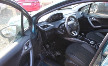 Peugeot 2008 I SUV Facelifting 1.2 PureTech 82KM 2019 Peugeot 2008 1.2B 83KM klimatronik zarejestrowany zadbany 1.2 Benzyna 83KM, zdjęcie 5