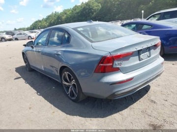 Volvo S60 III 2024 Volvo S60 B5 Core Dark Theme 2024 2.0l 2.0 Benzyna 247KM, zdjęcie 3