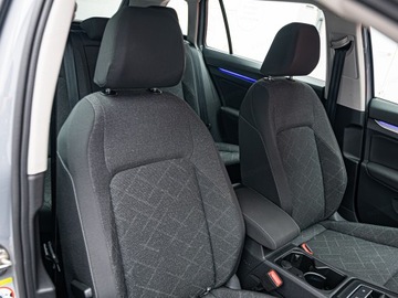 Volkswagen Golf VIII Variant 2.0 TDI 115KM 2022 VOLKSWAGEN Golf 2.0 TDI SCR Life Combi 115KM 2022, zdjęcie 6