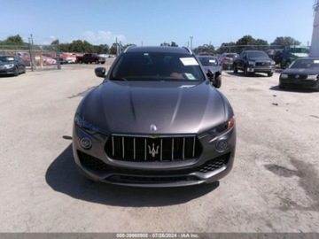 Maserati Levante 2021 Maserati Levante 2021r, 3.0L, 4x4 3.0 Benzyna 345KM, zdjęcie 2