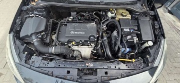 Opel Astra J Hatchback 5d 1.4 Turbo ECOTEC 140KM 2012 Opel Astra 1.4 Benzyna 140 KM Klima PdC Import Raty Oplaty 1.4 Benzyna, zdjęcie 37