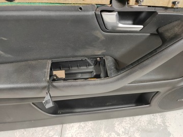 BOK DVEŘE LEVÝ PŘEDNÍ AUDI A4 B6 CABRIO ČERNÁ