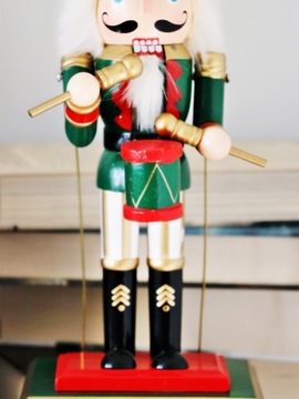 Фигурка ЩЕЛКУНЧИК музыкальная шкатулка 32 см 2