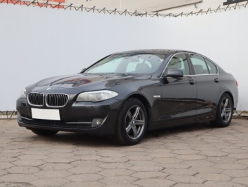 BMW Seria 5 F10-F11 Limuzyna 530d 245KM 2010 BMW 5 530d, 241 KM, Skóra, Navi, Xenon, Bi-Xenon, zdjęcie 1