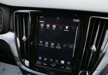 Volvo V60 I Kombi Facelifting 2.0 D3 DRIVE-E 150KM 2018 Volvo V60 Volvo V60 D3 Momentum 2.0 Diesel 150KM, zdjęcie 28