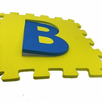 Сенсорный коврик с 26 пазлами с алфавитом для детей от 10 мес. Съемные буквы + Пиа