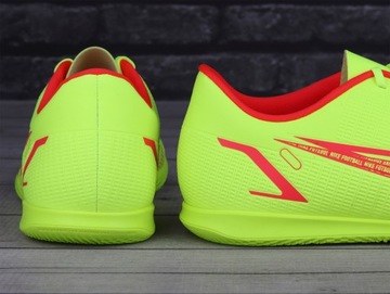 Мужские домашние туфли Nike VAPOR 14 CLUB IC VOLT/BRIGHT CRIMSON