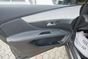 Peugeot 3008 II Plug-In Hybrid Facelifting 1.6 HYBRID4 300KM 2022 Peugeot 3008 GT line / 4x4 / Kamera, zdjęcie 21