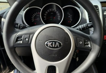 Kia Venga Mikrovan 1.4 DOHC CVVT 90KM 2014 Kia Venga 1,4 90KM Klimatyzacja Kola latozima 1.4 Benzyna 90KM, zdjęcie 16