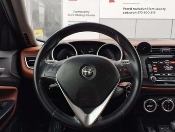 Alfa Romeo Giulietta Nuova II Hatchback 5d Facelifting 1.4 TB 16v Mair 170KM 2016 Alfa Romeo Giulietta Alfa Romeo Giulietta 1.4 Exclusive M-air 170KM FV23,, zdjęcie 14