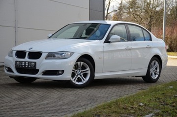 BMW Seria 3 E90-91-92-93 Limuzyna E90 318i 143KM 2011 SUPER OPŁACONA 2.0i 143KM LIFT SERWIS NAVI BI-XENON PARKTRONIK START/STOP, zdjęcie 2