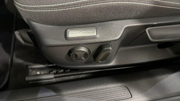 Volkswagen Passat B8 Variant Facelifting 2.0 TDI SCR 150KM 2022 Volkswagen Passat 2.0 TDI EVO Business DSG Kombi, zdjęcie 24