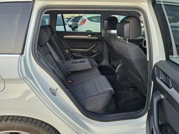 Volkswagen Passat B8 Variant 2.0 TDI BlueMotion SCR 150KM 2019 Volkswagen Passat Variant 2,0 diesel 150KM DSG LED, zdjęcie 6
