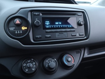 Toyota Yaris III 2018 Toyota Yaris 1.0 VVT-i, Salon Polska, zdjęcie 11