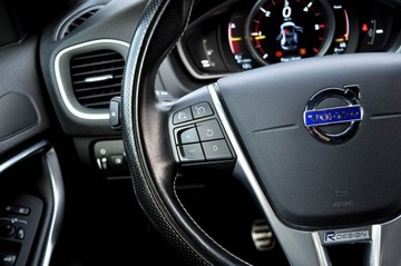 Volvo V40 II Hatchback 2.0 D2 DRIVE-E 120KM 2015 Volvo V40 R-Design Xenon Ledy Digital Alcantara, zdjęcie 22