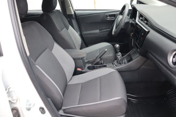 Toyota Auris II Hatchback 5d Facelifting 1.33 Dual VVT-i 99KM 2016 Toyota Auris 1.3 Dual VVT-i, Salon Polska, zdjęcie 8