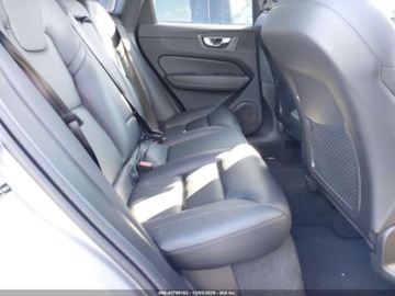 Volvo XC60 II 2025 Volvo XC 60 B5 Core 2025 2.0L 2.0 Benzyna 247KM, zdjęcie 12